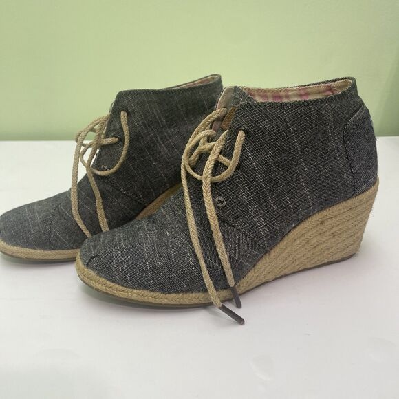 TOMS Shoes - Toms Desert Wedges Black Chambray Ankle Boots Womens size 8 Lace Up Shoes